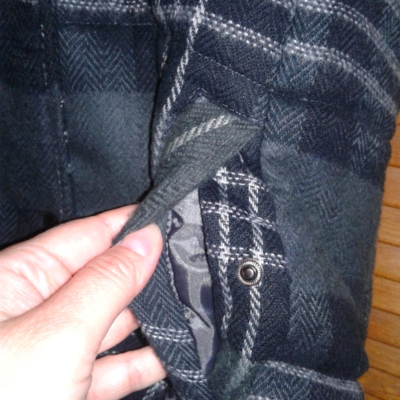 🆓️Add-on Versatile Vest with Faux-Fur Bonnet - Picture 6 of 12